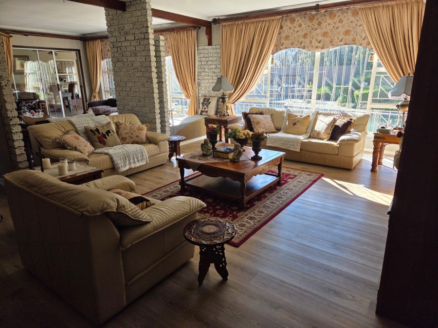 5 Bedroom Property for Sale in Frankfort Free State